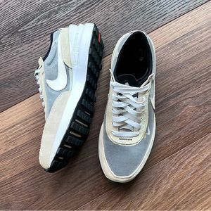 Nike Waffle One - 7 Women’s or 5.5Y